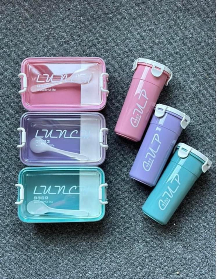 Lunch box with a transparent plastic cover, free drinking bottle (500 ml), spoon, durable design—perfect for school.